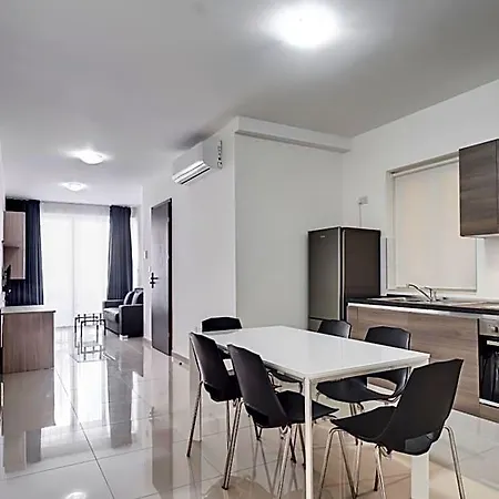 The Village 4* Σεντ Πόλς Μπέι
