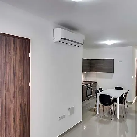 Ξενοδοχείο The Village 4*